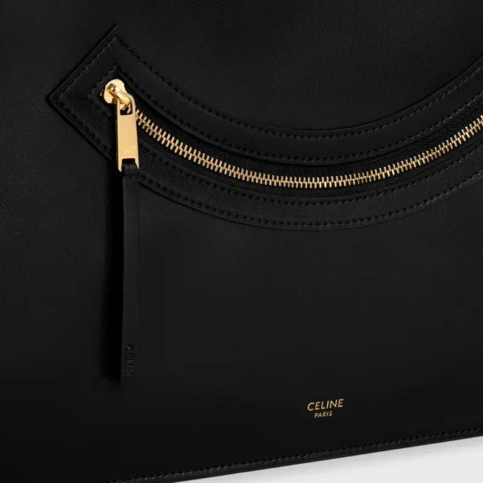 Platt luggage i glansigt kalvskinn Platt luggage i glansigt kalvskinn