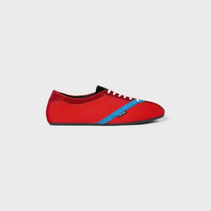 Platta sneakers i grosgrain, sammet, getskinn och lammskinn Platta sneakers i grosgrain, sammet, getskinn och lammskinn