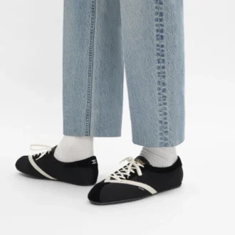 Platta sneakers i grosgrain, sammet, getskinn och lammskinn