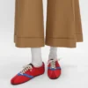 Platta sneakers i grosgrain, sammet, getskinn och lammskinn Platta sneakers i grosgrain, sammet, getskinn och lammskinn