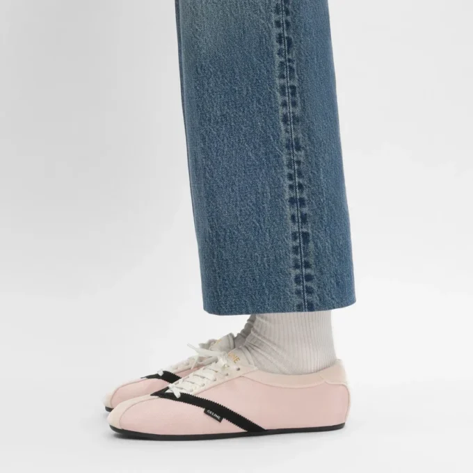 Platta sneakers i grosgrain, sammet, getskinn och lammskinn Platta sneakers i grosgrain, sammet, getskinn och lammskinn