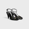 Sandaler med burklack i satin