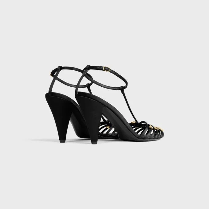 Sandaler med burklack i satin