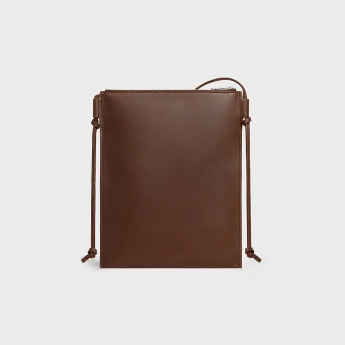 Sharp Pouch Take Away i slätt lammskinn