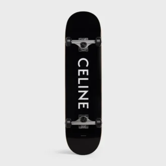 Skateboard med CELINE-logotyp