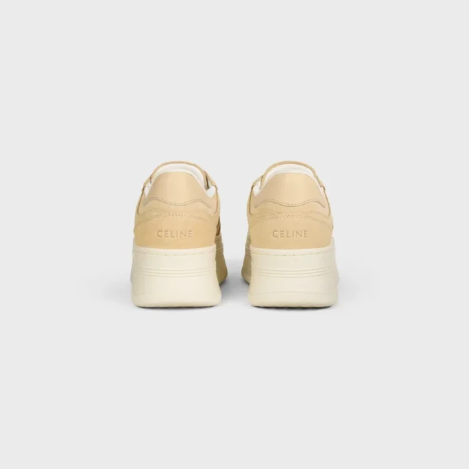 Sneakers med blockklack i mocka och kalvskinn Sneakers med blockklack i mocka och kalvskinn