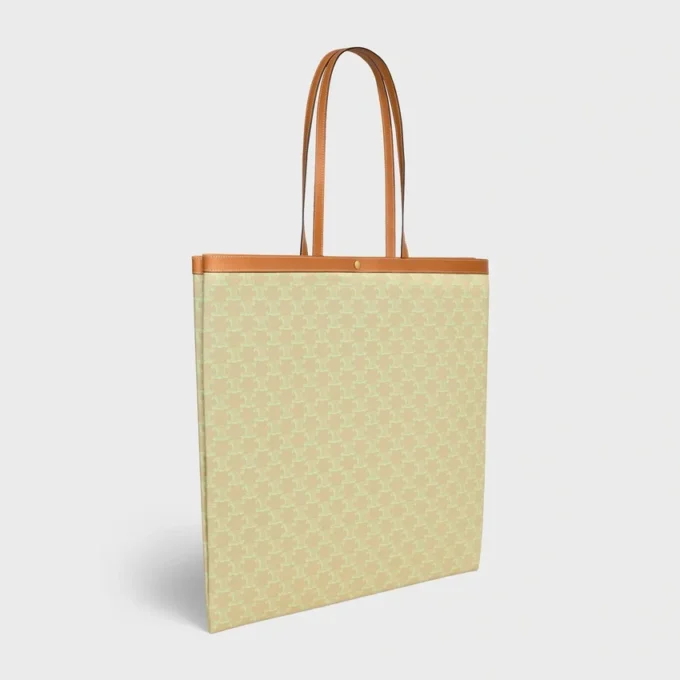 Stor platt shopper i Triomphe Canvas Stor platt shopper i Triomphe Canvas