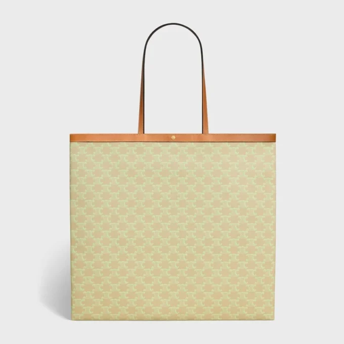 Stor platt shopper i Triomphe Canvas Stor platt shopper i Triomphe Canvas