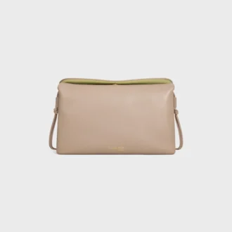 Trio Flap i slätt lammskinn