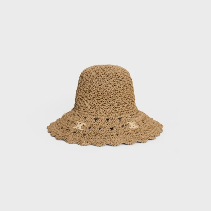 Triomphe-hatt i genombrutet raffia