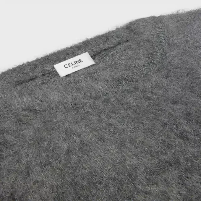 Tröja med rund hals i borstad mohair Tröja med rund hals i borstad mohair