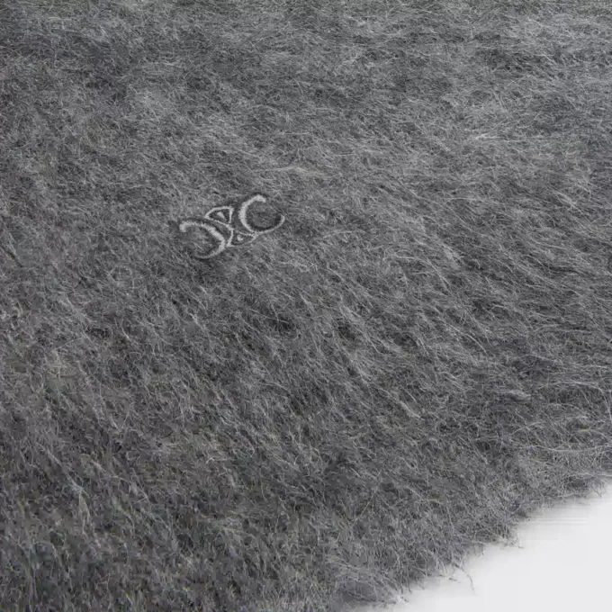 Tröja med rund hals i borstad mohair Tröja med rund hals i borstad mohair