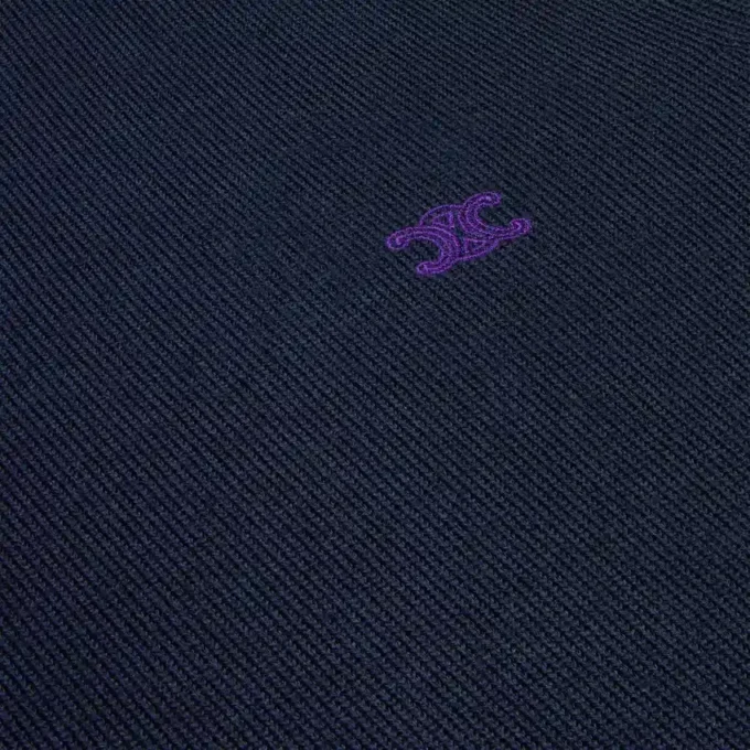 Tröja med rund hals i fin ull Tröja med rund hals i fin ull