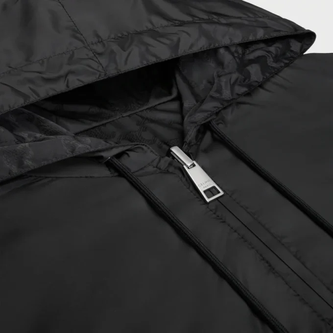 Vindjacka i lätt nylon Vindjacka i lätt nylon